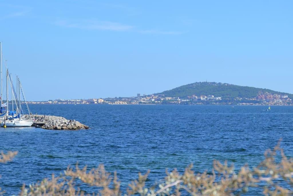 Pour Vous Apartment Meze Bagian luar foto