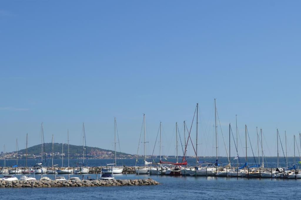 Pour Vous Apartment Meze Bagian luar foto